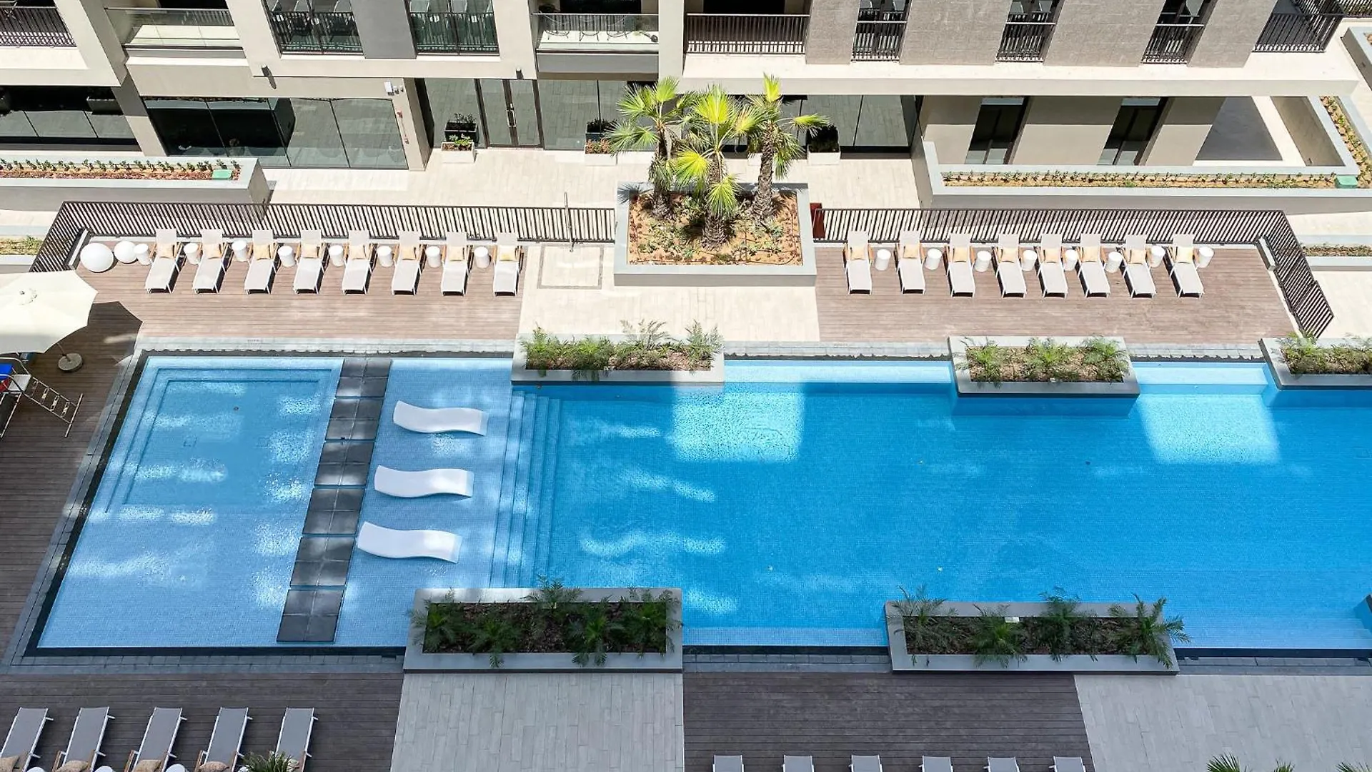 Wilton Terrace Charm- Stylish 1-Bedroom In Mbr City With A Pool View Dubai 0*,  United Arab Emirates