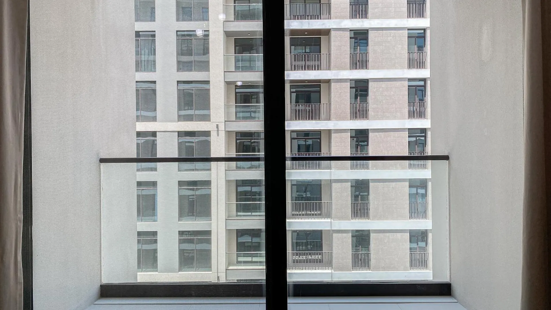 Wilton Terrace Charm- Stylish 1-Bedroom In Mbr City With A Pool View Dubai Apartment