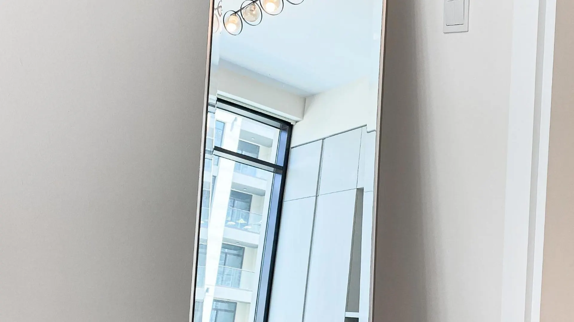 Apartment Wilton Terrace Charm- Stylish 1-Bedroom In Mbr City With A Pool View Dubai